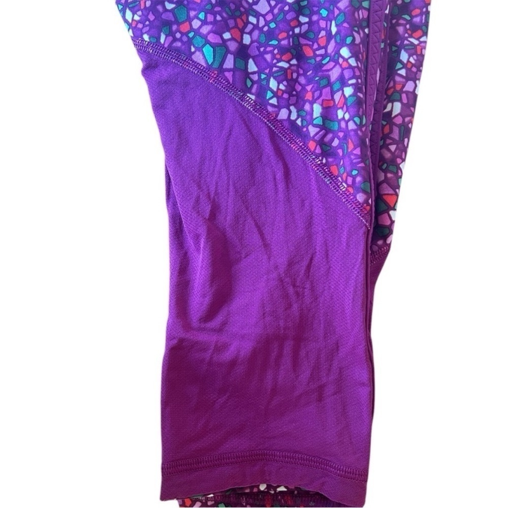 Lululemon Real Quick Crop Paradise Camo Royal Plum Size 4 - Picture 10 of 11